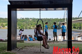 Több mint ezer végzős diák ünnepelt az újvidéki Strandon