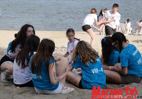 Több mint ezer végzős diák ünnepelt az újvidéki Strandon