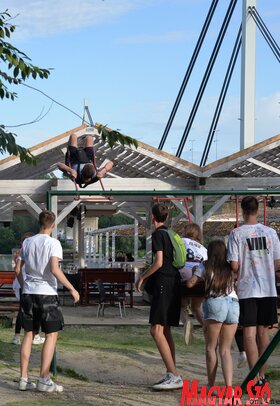 Több mint ezer végzős diák ünnepelt az újvidéki Strandon