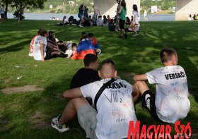 Több mint ezer végzős diák ünnepelt az újvidéki Strandon