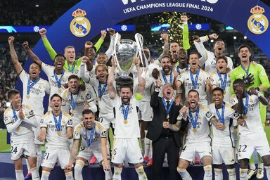 Magasban a Real Madrid 15. trófeája (Fotó: Beta/AP)