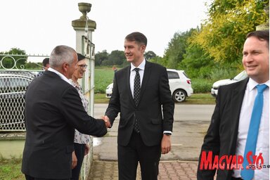 A megemlékezést Királyhalmon tartották meg a Jézus Szentséges Szíve plébániatemplomban és a templomkertben (Ótos András és Molnár Edvárd felvételei)