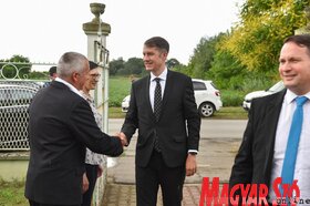 A megemlékezést Királyhalmon tartották meg a Jézus Szentséges Szíve plébániatemplomban és a templomkertben (Ótos András és Molnár Edvárd felvételei)