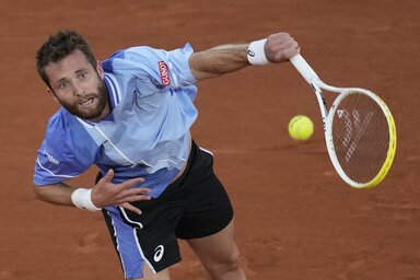 Corentin Moutet az első játszmában csak ijesztgette a világelsőségre törő Jannik Sinnert (Fotó: Beta/AP)