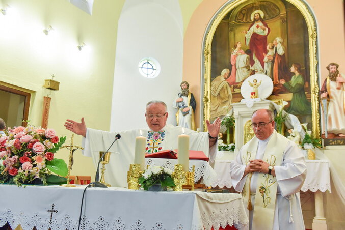 A megemlékezés szentmisével kezdődött (Molnár Edvárd felvétele)