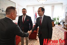 Magyar József Magyarország belgrádi nagykövetének fogadása a tartományi parlamentben