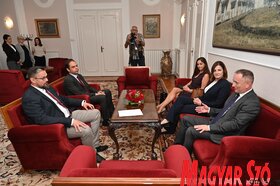 Magyar József Magyarország belgrádi nagykövetének fogadása a tartományi parlamentben