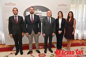 Magyar József Magyarország belgrádi nagykövetének fogadása a tartományi parlamentben