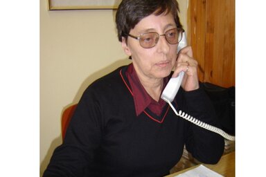 Nagy Klára a topolyai szerkesztőségben a 2000-es évek elején