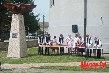 A bácsgyulafalavi Petőfi Sándor MME citeracsoportja (Fotó: Lennert Tímea felvétele)