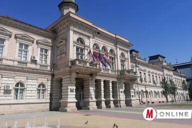 Az óbecsei községháza (Fotó: Kancsár Izabella)