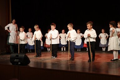 A legifjabb néptáncosok is bemutatkoztak (Lakatos János felvétele)