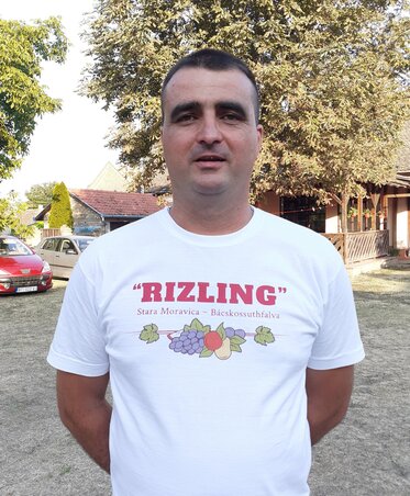 Fábrik Attila, a Rizling Szőlészek és Gyümölcsészek Egyesületének elnöke (Kazinczy Paszterkó Diana felvétele) Fábrik Attila, a Rizling Szőlészek és Gyümölcsészek Egyesületének elnöke (Kazinczy Paszterkó Diana felvétele)
