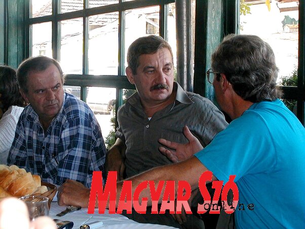 A Magyar Szó munkatársainak éves találkozóján 2011-ben (Balról jobbra: Papp Imre, Sebestyén Imre és Horvát András) A Magyar Szó munkatársainak éves találkozóján 2011-ben (Balról jobbra: Papp Imre, Sebestyén Imre és Horvát András)
