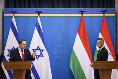 Jiszráel Kac és Szijjártó Péter (Fotó: MTI)