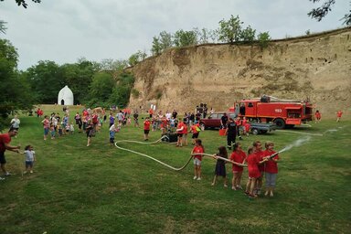 Tartalmas programok vártak a gyerekekre a Hegyalja utcában (Maronka Károly ÖTT felvétele)