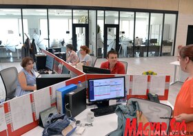A Vajdasági RTV székházába látogatott a tartományi kormányfő