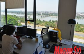 A Vajdasági RTV székházába látogatott a tartományi kormányfő