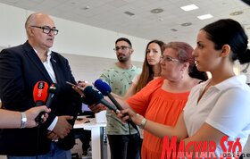 A Vajdasági RTV székházába látogatott a tartományi kormányfő