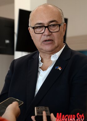 A Vajdasági RTV székházába látogatott a tartományi kormányfő