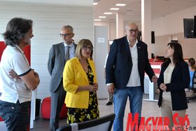 A Vajdasági RTV székházába látogatott a tartományi kormányfő