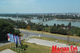 A Vajdasági RTV székházába látogatott a tartományi kormányfő