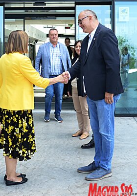 A Vajdasági RTV székházába látogatott a tartományi kormányfő
