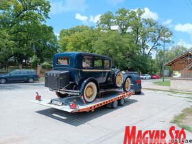 Oldtimer-kiállítás Bácskossuthfalva központjában