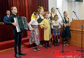 Községnapi díszülés Adán