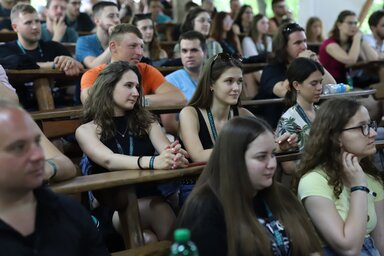 Fiatalok a tavalyi Szabadegyetem megnyitóján (LakatosJános / archív felvétel)