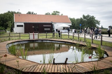 A Puszta kapuja információs központ a megnyitóünnepségen (Fotó: MTI)