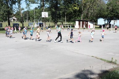 Bemelegítés a labdajátékokra (Lakatos János felvétele)