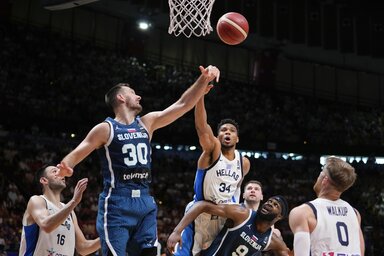 A görögök nagyon elkalapálták a szlovénokat (Fotó: Beta/AP)