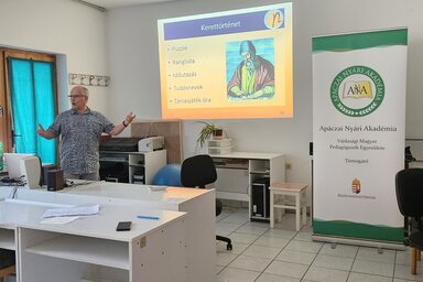 Dr. Szabó Csaba előadása (Albert Éva felvétele)