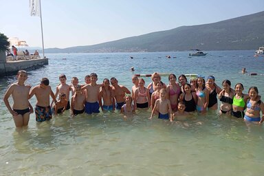 A Szerbiai Vöröskereszt jóvoltából 25 gyermek nyaral Montenegróban (Fotó:Vöröskereszt)