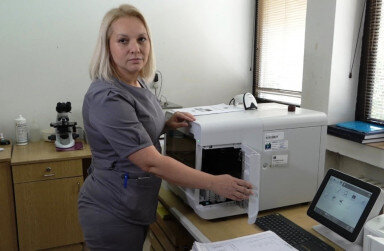 Az új készülékeknek köszönhetően precízebbek a laboreredmények (Fotó: Webinfo)