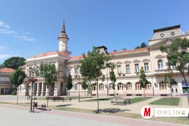 Az óbecsei községháza (Fotó: Kancsár Izabella)