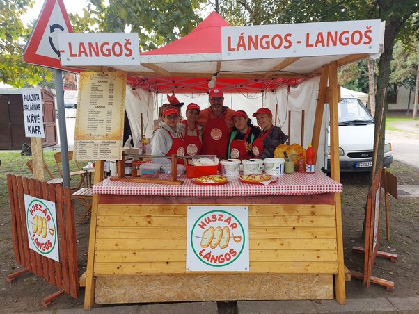 A Huszár Lángos rövid idő alatt igen nagy népszerűségre tett szert