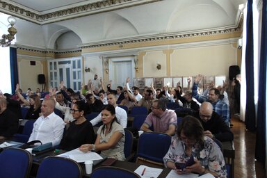 Szinte minden napirendi pontot többségi szavazattal fogadtak el (Fotó: Vidács Hajnalka)