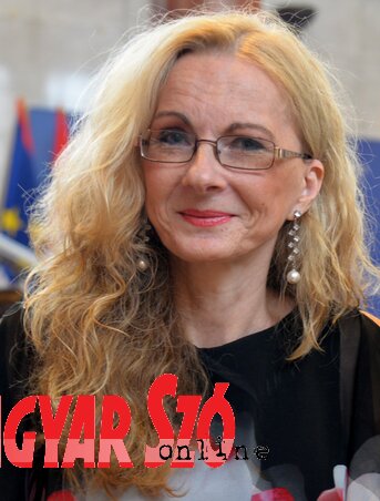 Gyólay Karolina (Dávid Csilla felvétele) Gyólay Karolina (Dávid Csilla felvétele)