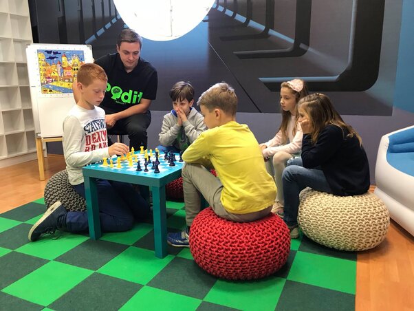 Foglalkozás a budapesti Podit gyermekakadémián (Rózsa Zsombor archívuma) Foglalkozás a budapesti Podit gyermekakadémián (Rózsa Zsombor archívuma)