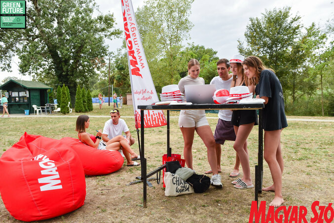 A Magyar Szó a fesztivál kiemelt médiatámogatója volt, standunkkal és kollégáinkkal a nappali program során találkozhattak a bulizók (Fotó: Molnár Edvárd) A Magyar Szó a fesztivál kiemelt médiatámogatója volt, standunkkal és kollégáinkkal a nappali program során találkozhattak a bulizók (Fotó: Molnár Edvárd)