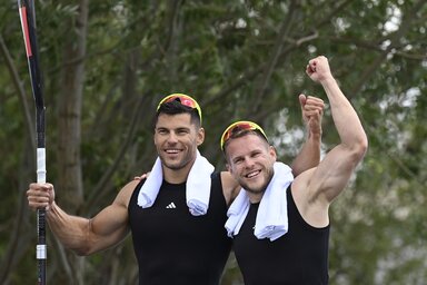 Az ezüstérmes Nádas Bence (jobbról) és Tótka Sándor páros / MTI