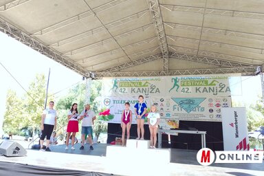 A dobogó szinte sohasem volt üres, annyi kategória és annyi versenyző volt Magyarkanizsán (Jenei Klementina felvétele)