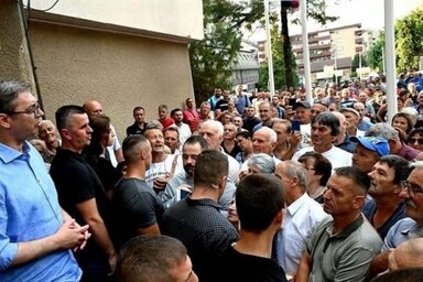 Aleksandar Vučić a Mali Zvornik-i lakossági fórumon (Fotó: Tanjug)