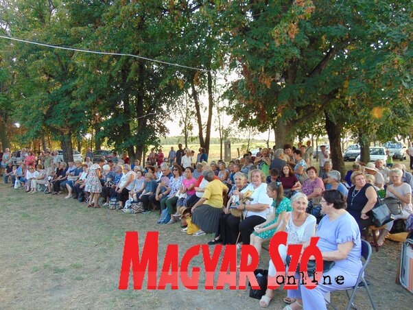 A Mária-kegyhelyre idén is több száz zarándok ellátogatott (Fotó: Vidács Hajnalka) A Mária-kegyhelyre idén is több száz zarándok ellátogatott (Fotó: Vidács Hajnalka)