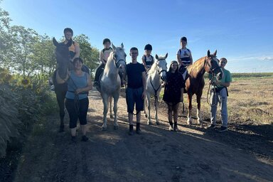 Tereplovagláson a csapat (Fotó: Endukas Lovasklub)