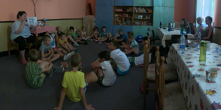 A tábor idei kézműves programjai az ima köré fűződnek (Fotó: Süli Rózsa) A tábor idei kézműves programjai az ima köré fűződnek (Fotó: Süli Rózsa)