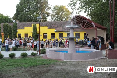 A felújított főtéren zajlott le a rendezvény (Fotó: Lakatos János)