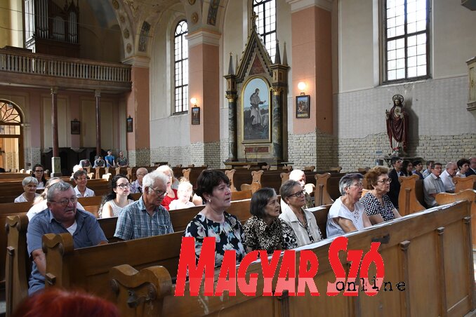 Szent István és az új kenyér ünnepén Szenteleky Kornélért is szólt az ima Szivácon (Paraczky László felvétele) Szent István és az új kenyér ünnepén Szenteleky Kornélért is szólt az ima Szivácon (Paraczky László felvétele)